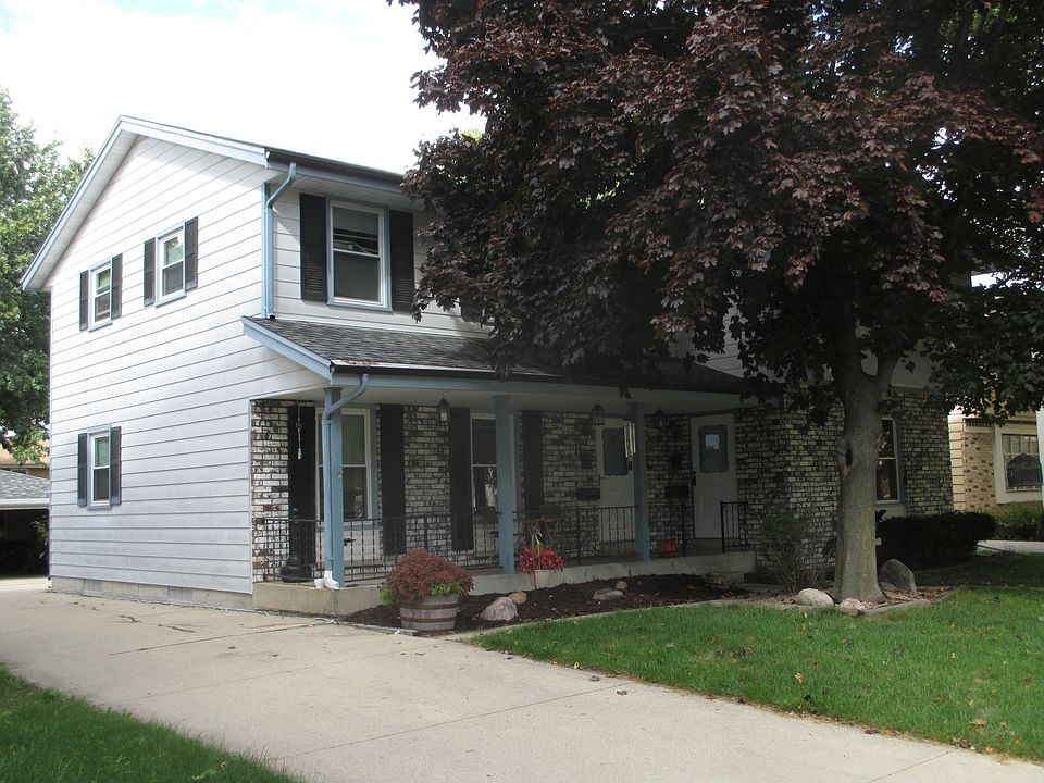 1337 S. 116th side-by-side townhouse