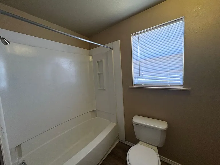 1234 N Abilene Ave — Photo 21