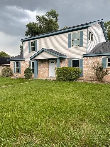 17078 Gleneagle Dr S Photo 1