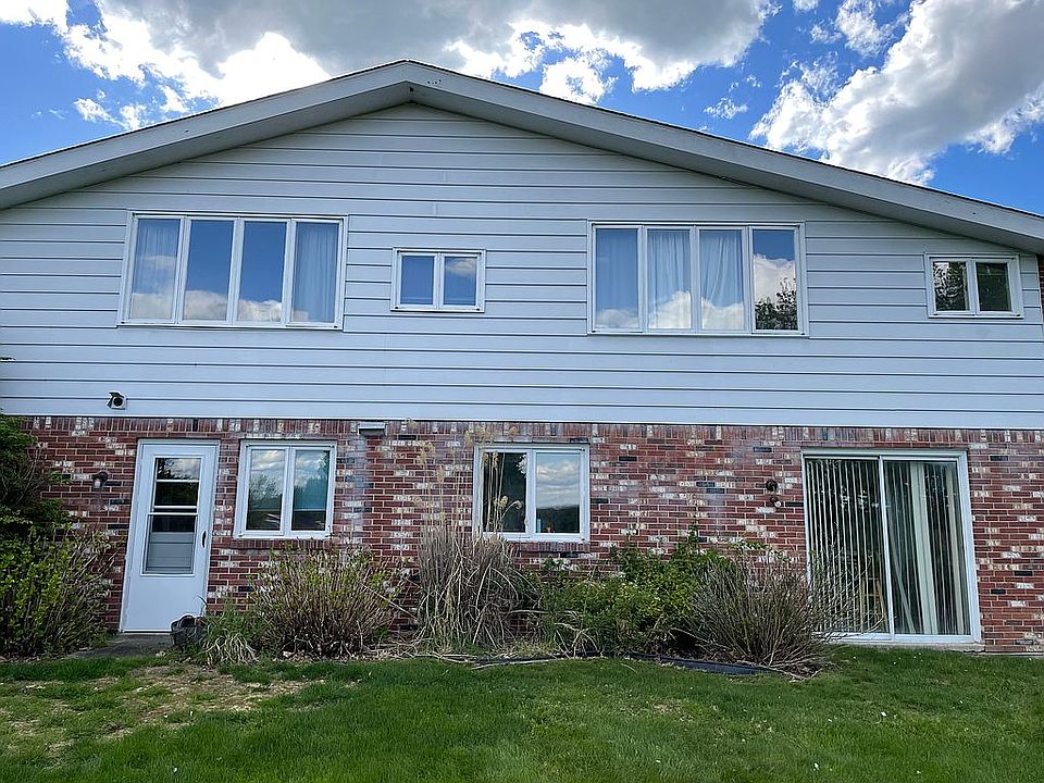 1st image of 8 Waverly Dr