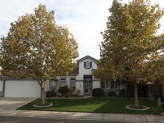 2nd image of 10 Bluefeather Ct