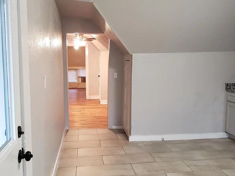 702 College St #3 — Photo 9