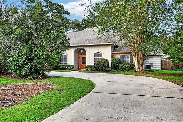 32 Laurel Oak Dr