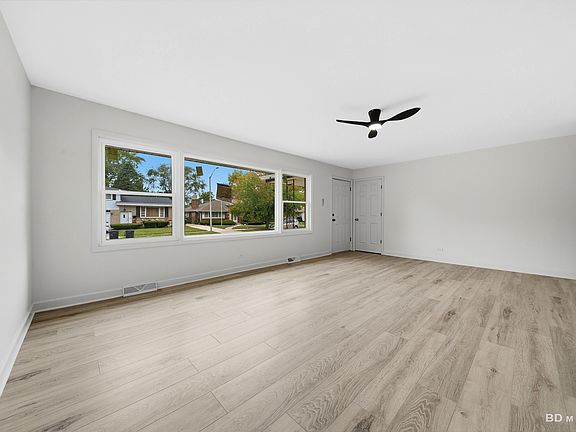 4th image of 16445 Dobson Ave