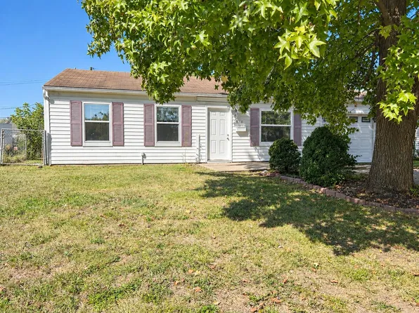 721 Saint Barbara Ln, Cahokia, IL 62206
