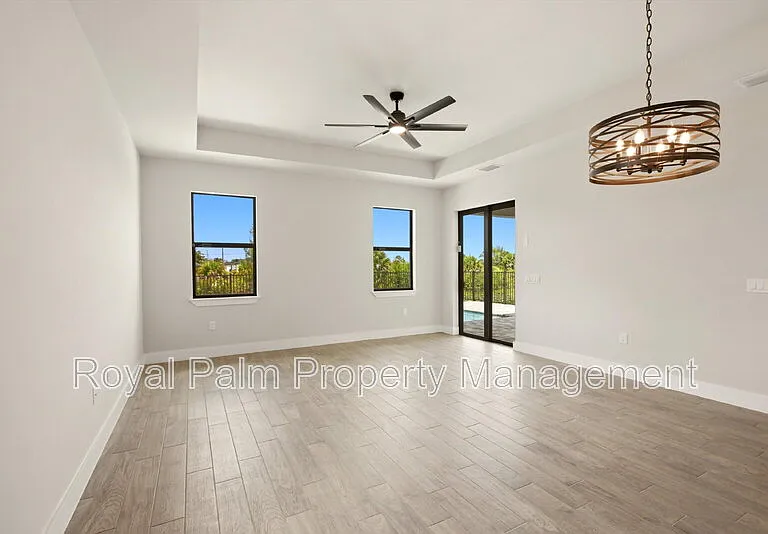 3750 NE 13th Ave — Photo 7