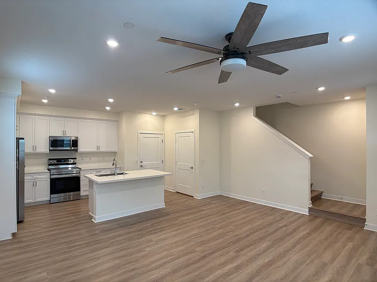 445 Hazel Dr — Photo 16