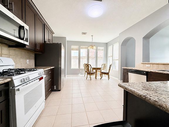 3rd image of 8418 Manassas Ln