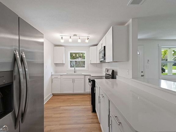 3rd image of 2929 Union St