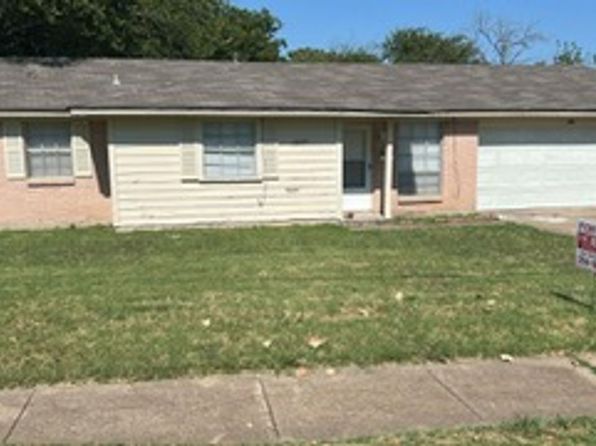 1207 Caravan Trl