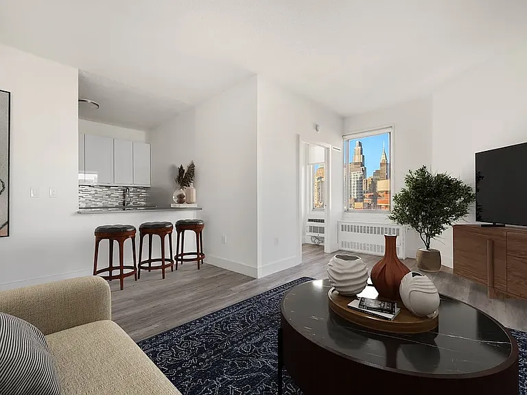 500 2nd Ave #2A — Photo 1