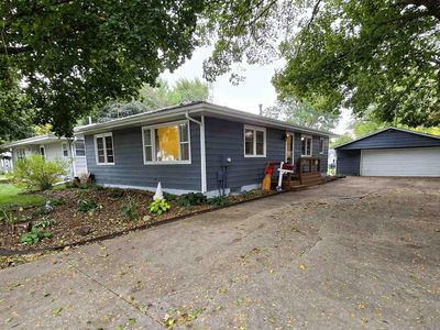 805 Iowa St, La Porte City, IA, 50651