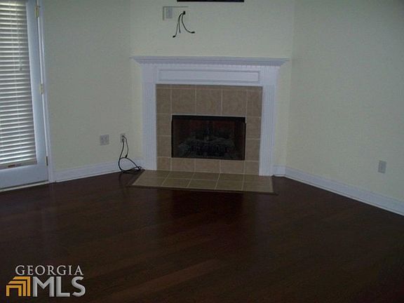 4th image of 1606 Hucknall Pl