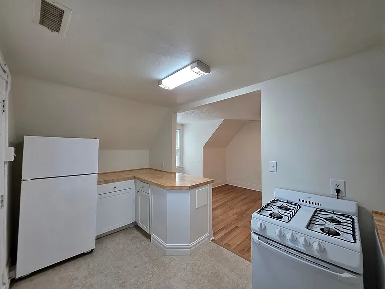 132 Orleans Cir #3 — Photo 7