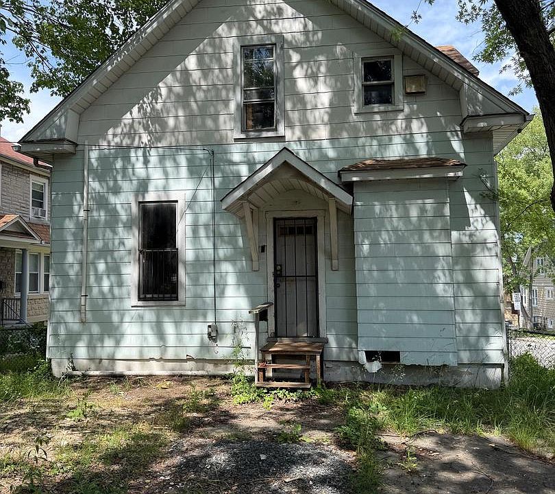 2nd image of 4013 Parkwood Ave