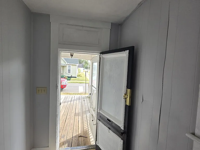 925 Meridian St #3 — Photo 15
