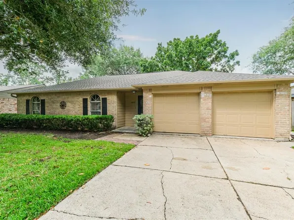 1610 Dixie Hollow St, Pearland, TX 77581