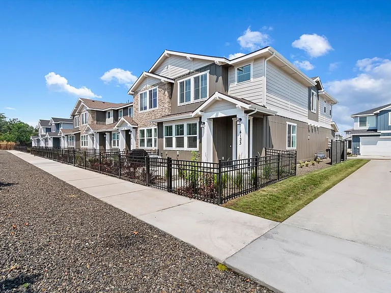 4133 W Steel Grey Ln — Photo 4