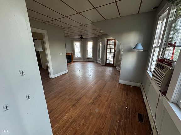 4th image of 917 N Jefferson St