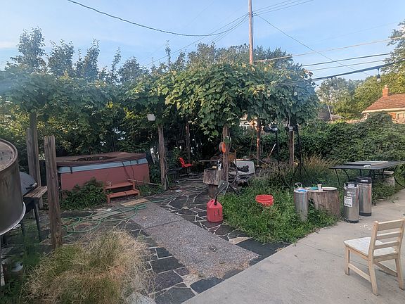 4th image of 5551 Cranbrook Dr