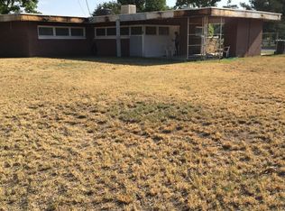 915 E Riverside Dr, Carlsbad, NM 88220