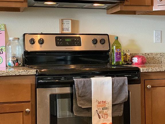 5th image of 923 Thurston St APT 9