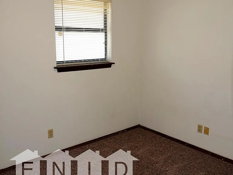 2701 E Pine Ave — Photo 10