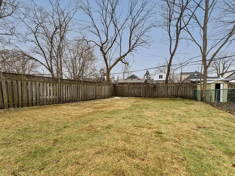 105 Inkerman St — Photo 16