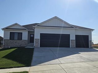 749 W 25th St, Wahoo, NE 68066