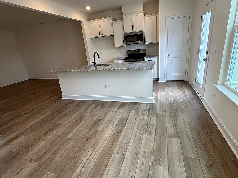 40 Clementine St — Photo 8