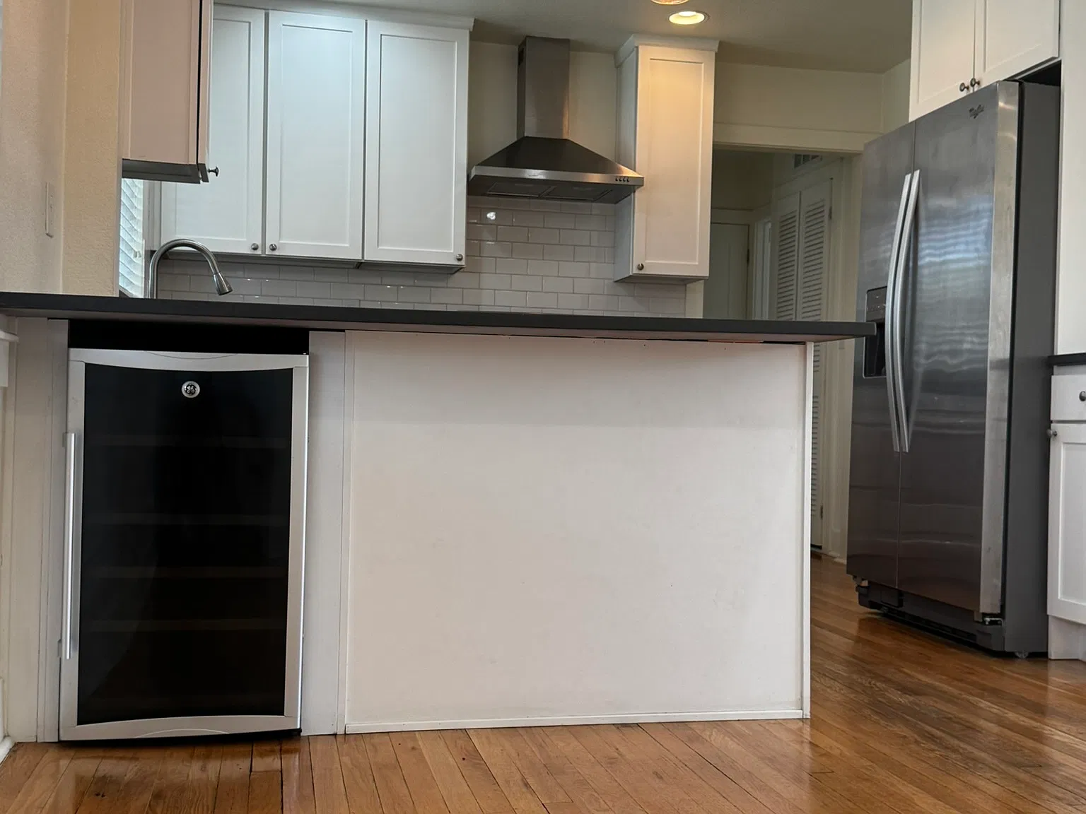 2 bed, 1.5 bath, 740 sqft, $2,395 — Photo 2