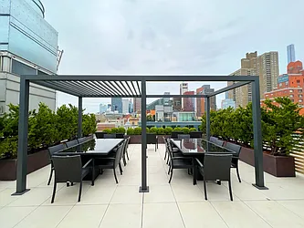 Rented by R New York