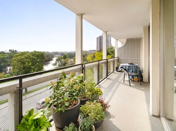 221 Mount Auburn St APT 508, Cambridge, MA 02138