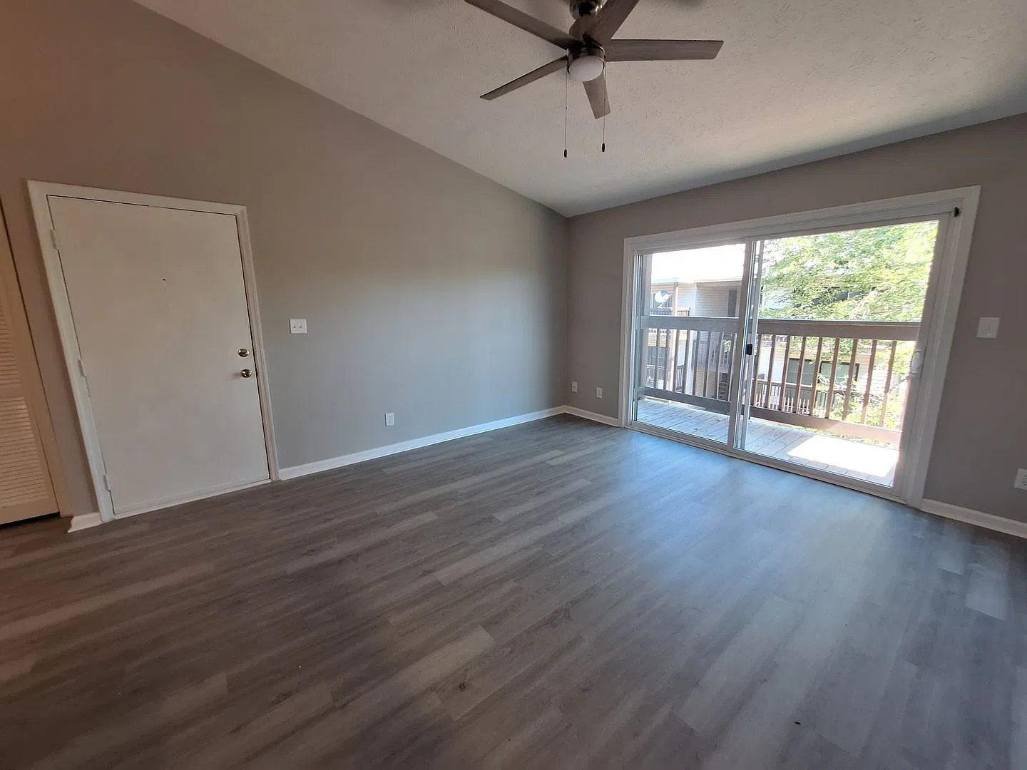 Completely remodeled — Photo 2