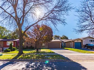 2412 Brasilia Cir, Mississauga, ON L5N 2G1