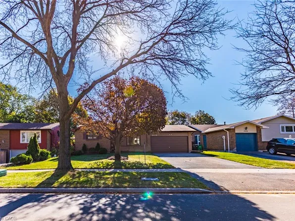 2412 Brasilia Cir, Mississauga, ON L5N 2G1