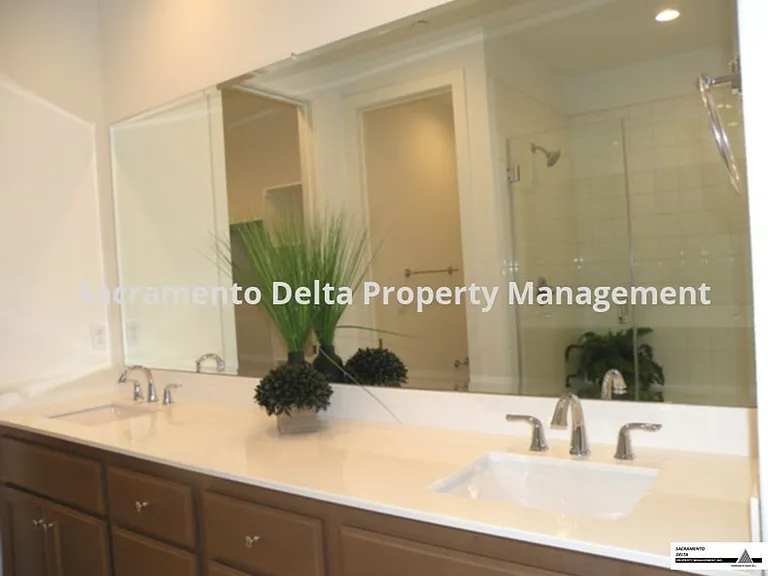 133 Fonseca St — Photo 8