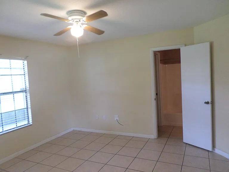 658 Dromedary Ct — Photo 4