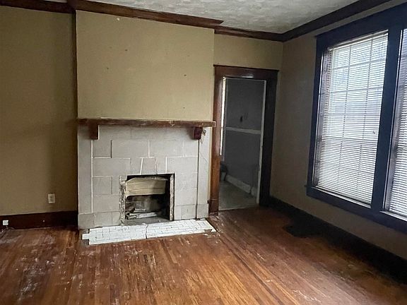 5th image of 1636 Waverly Ave
