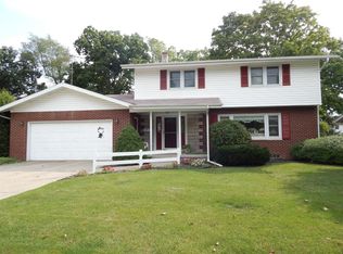 2402 Linden Dr, Valparaiso, IN 46383