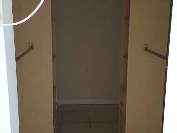 5th image of 1 Glen Royal Pkwy Floor 9