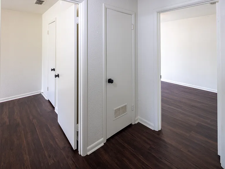 2521 Bateman Ave — Photo 15