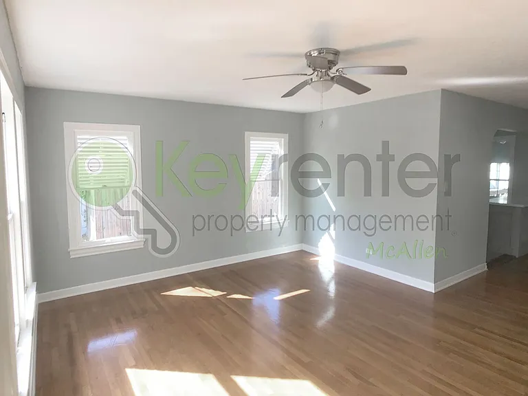 1016 Laurel Ave — Photo 9