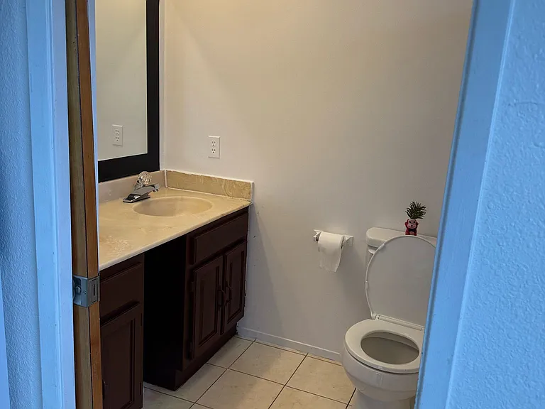 514 Willow Ave — Photo 11