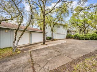 17516 Meadow View Dr, Hidden Valley Lake, CA 95467