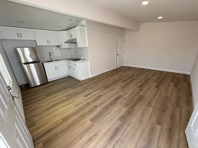 553 N Fairhaven St — Photo 3