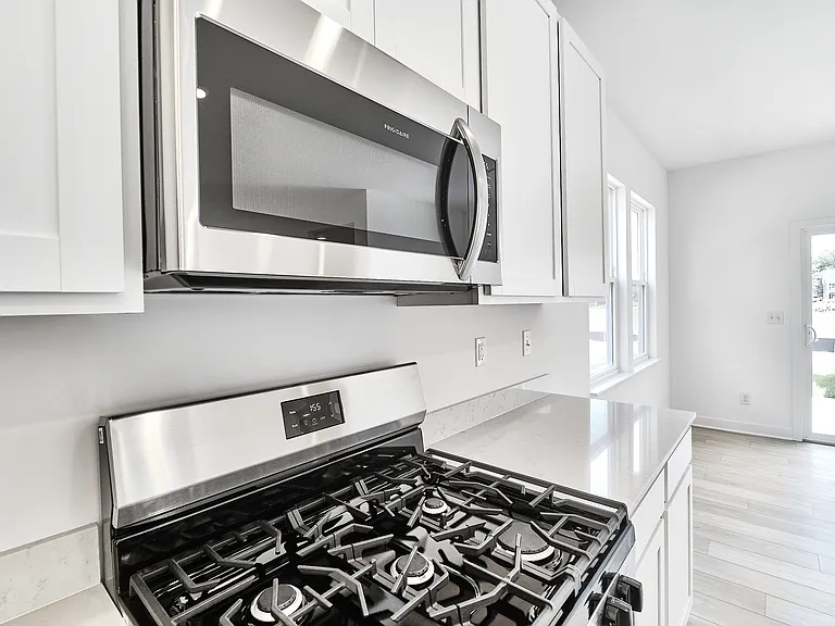 425 Eisenhower St — Photo 31