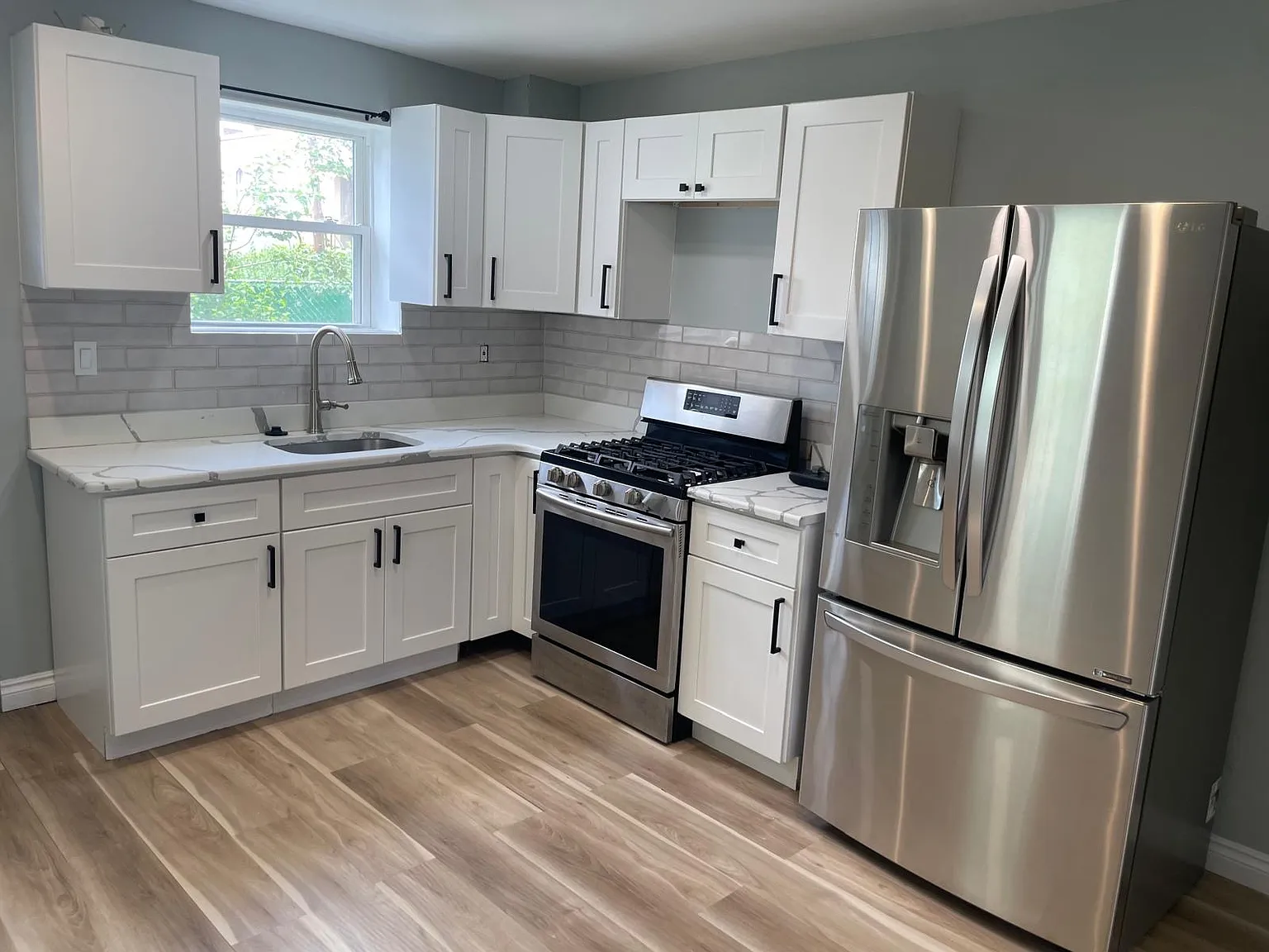 3 bed, 1240 sqft, $1,699 — Photo 4
