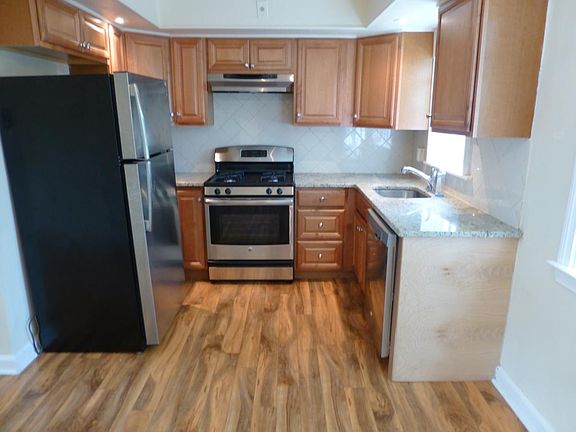 3rd image of 214 Pilgrim Ln #1