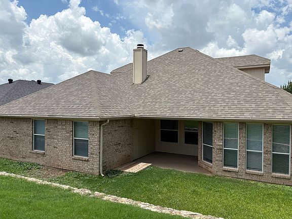 2nd image of 205 Carriage Dr